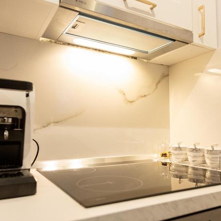 Cozy Loft-Blloku Downtown Hotel Tiranë Ngoại thất bức ảnh