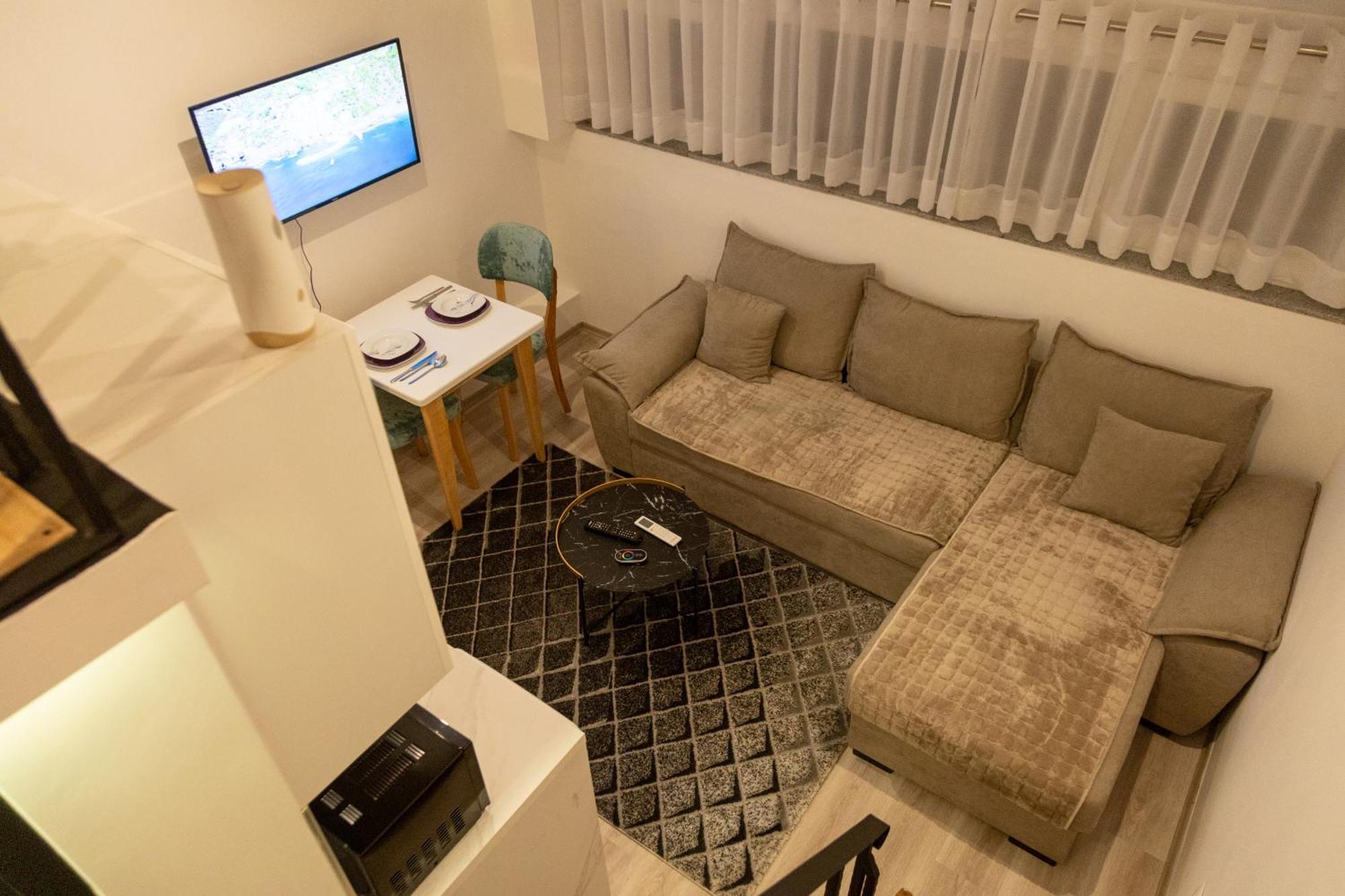 Cozy Loft-Blloku Downtown Hotel Tiranë Ngoại thất bức ảnh