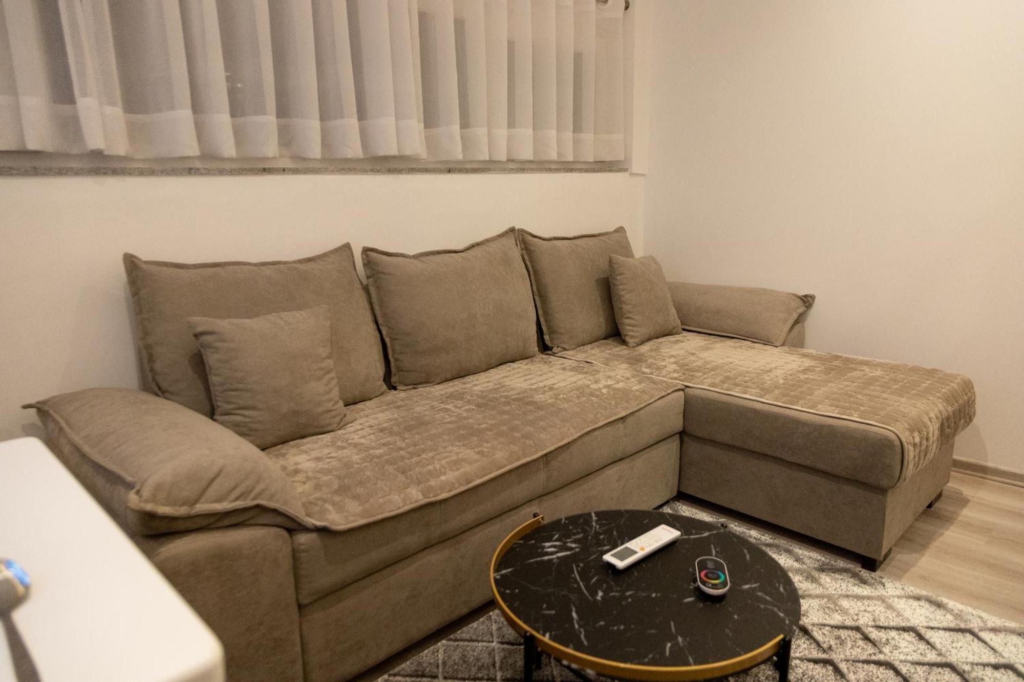 Cozy Loft-Blloku Downtown Hotel Tiranë Ngoại thất bức ảnh