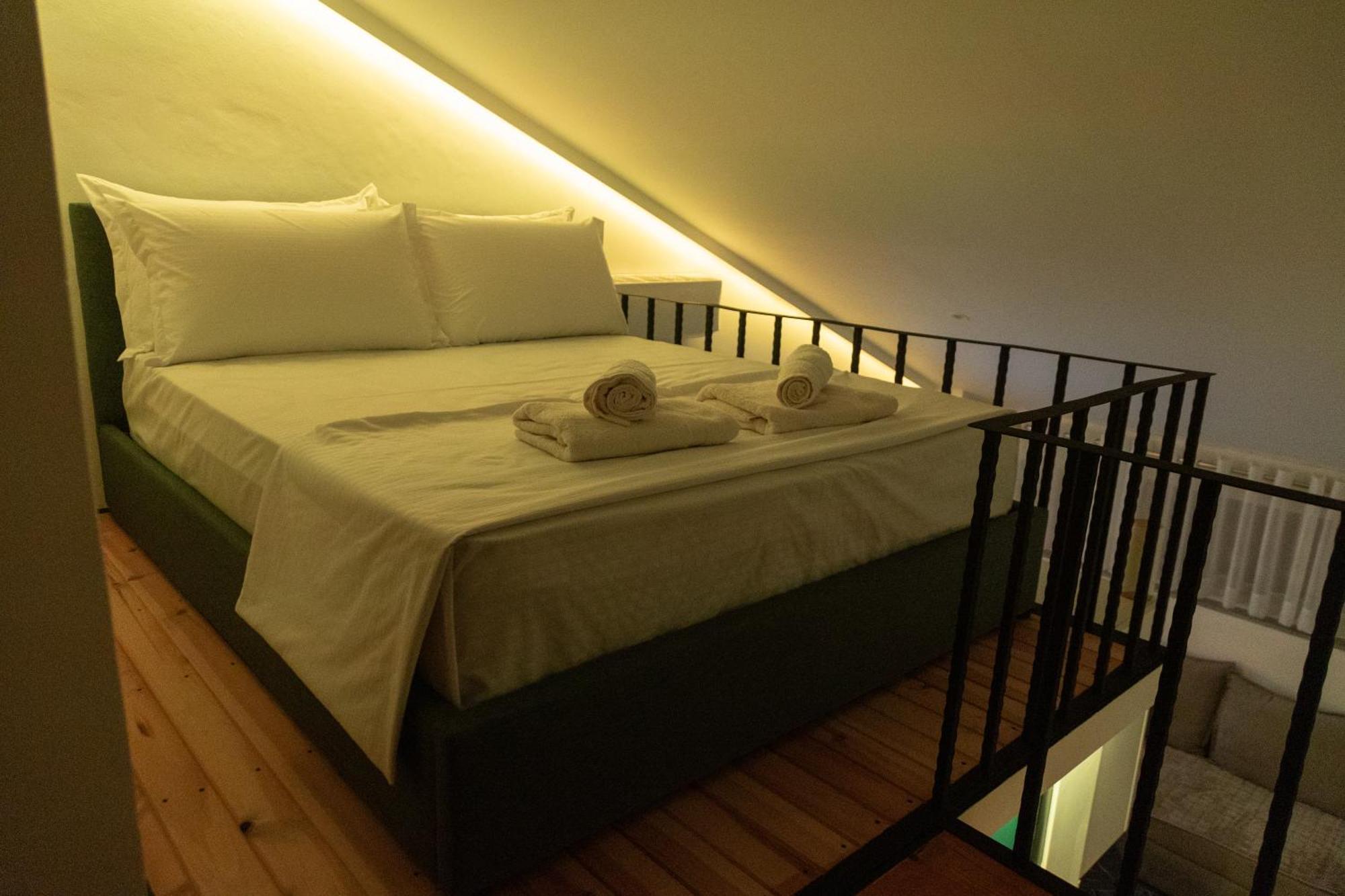 Cozy Loft-Blloku Downtown Hotel Tiranë Ngoại thất bức ảnh